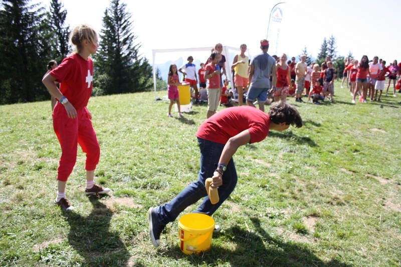 Village Camps International Summer Camp Leysin, Switzerland 2025-08-09 https://www.villagecamps.com/journals_admin/images/709-42-festival (397).jpg